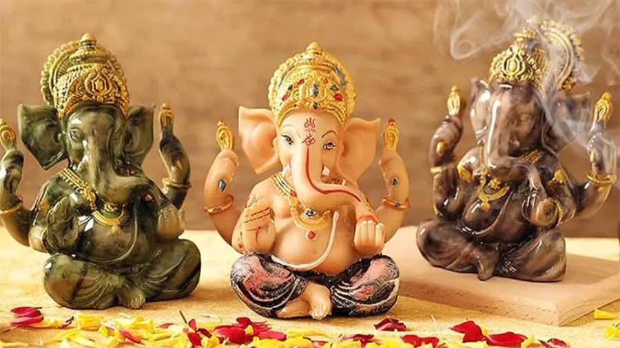 संकटों का नाश करने वाले बप्पा के 108 नाम, हर एक का है खास मतलब 1 Now big 108 names of Bappa who in a : संकटों का नाश करने वाले बप्पा के 108 नाम, हर एक का है खास मतलब