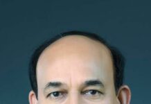 लघुकथा : संविधान में समभाव Vijay Mishra Equality Constitution