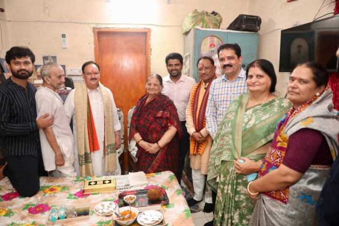 J.P Nadda visited to met Shrigopal ji