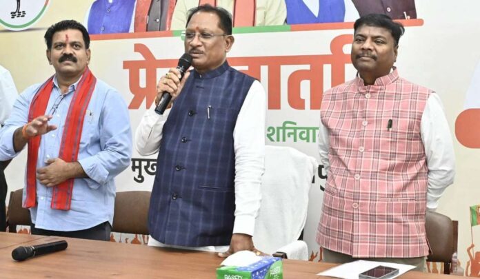 CM Met Youths