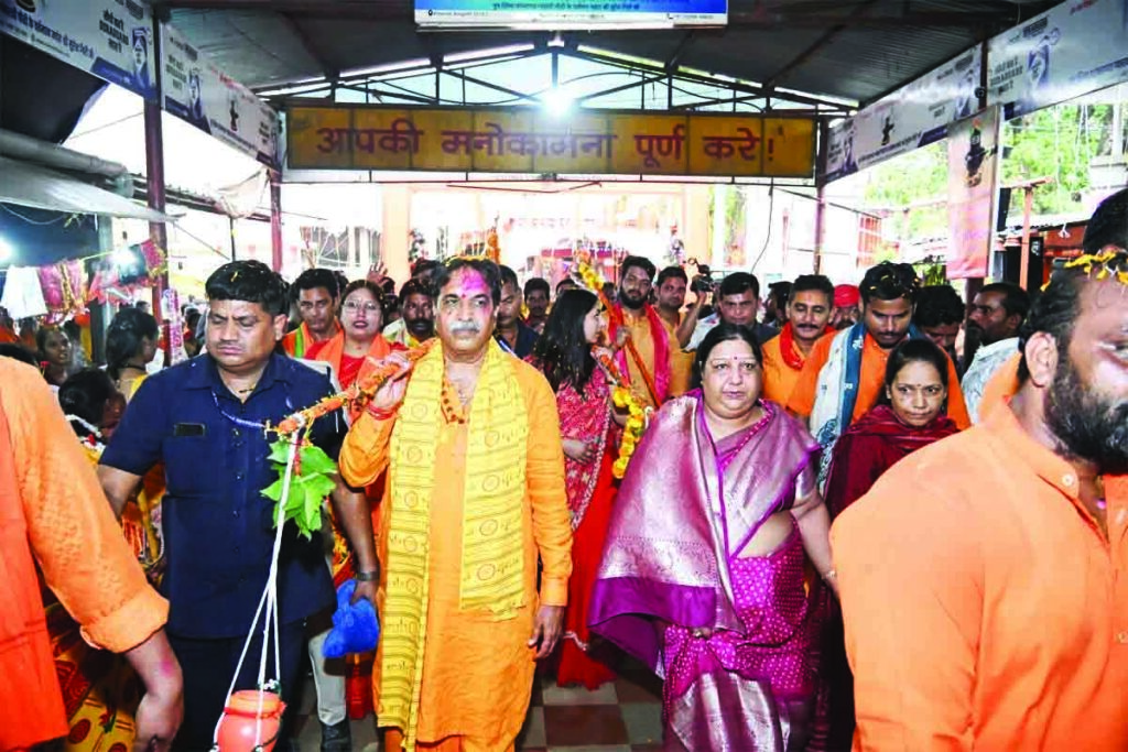 Kanwar Yatra now : गुढ़ियारी से हटकेश्वरनाथ तक कांवड़ियों ने भरा आस्था का रंग; भक्ति की धारा में बहे श्रद्धालु; सीएम साय ने लगाई आस्था की डुबकी 