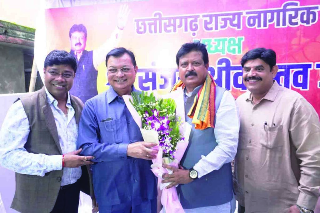 संजय श्रीवास्तव ने पौधारोपण कर मनाया जन्मदिन; माँ और प्रकृति को समर्पित पहल; ‘एक पेड़ माँ के नाम’अभियान 1 sanjay srivastava birthday ek ped maa ke naam : संजय श्रीवास्तव ने पौधारोपण कर मनाया जन्मदिन; माँ और प्रकृति को समर्पित पहल; ‘एक पेड़ माँ के नाम’अभियान