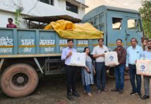 बाढ़ पीडि़तों के कठिन समय में सहायक बना एनएमडीसी Flood Relief Material