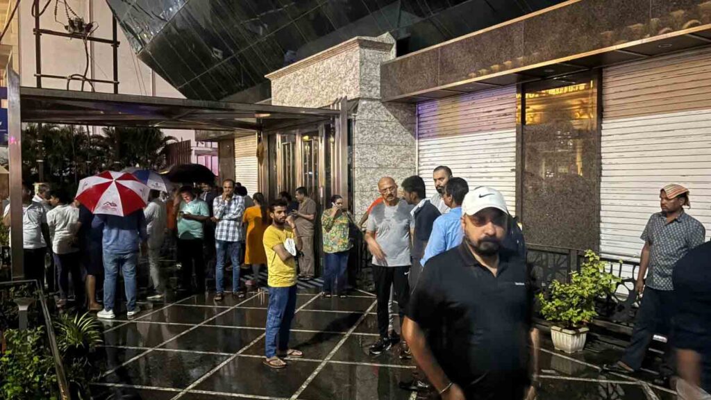 raipur babylon tower fire rescue now : रायपुर बेबीलोन टावर में भीषण आग, तीन दोस्तों ने बचाई कई जानें; सातवीं मंजिल पर 40 लोग मौजूद थे 