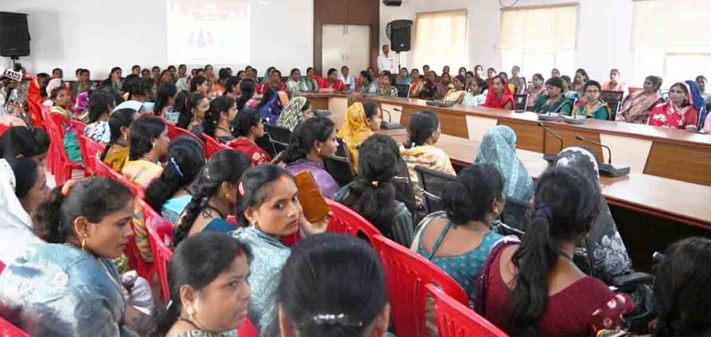 didi ke goth pahla prasaran chhattisgarh : ‘दीदी के गोठ‘ पूरे प्रदेश में हुआ पहला प्रसारण; महिलाओं के सशक्तिकरण की अनोखी पहल