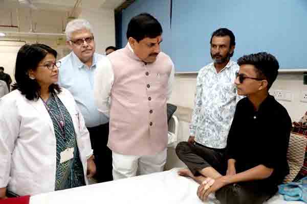 CM Dr. Yadav Hamidia Hospital CM Dr. Yadav Hamidia Hospital