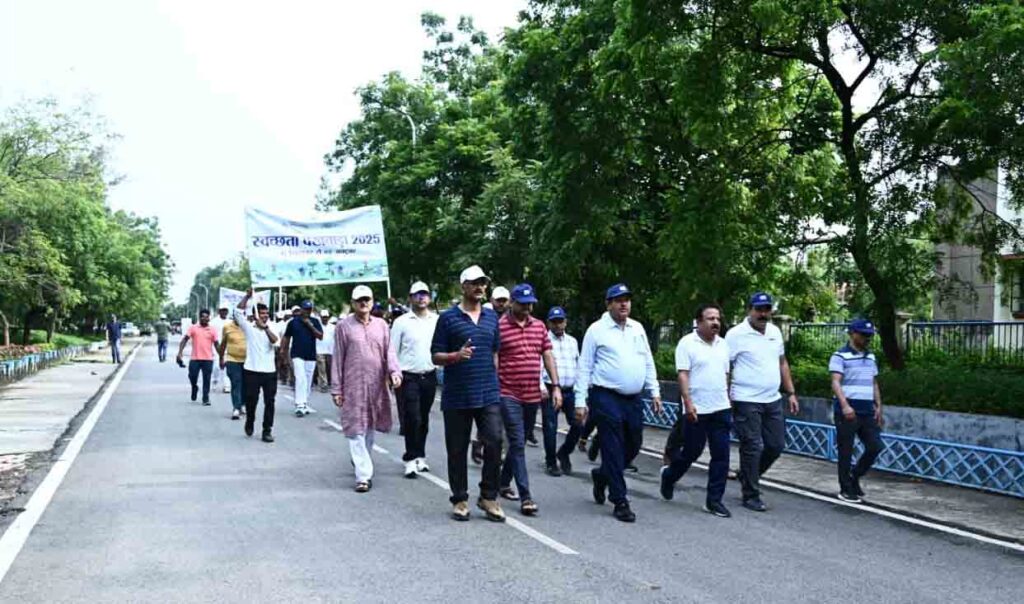 ntpc sipat :  एनटीपीसी सीपत ने गांधी जयंती पर चलाया स्वच्छता अभियान, राष्ट्रनायकों को दी श्रद्धांजलि