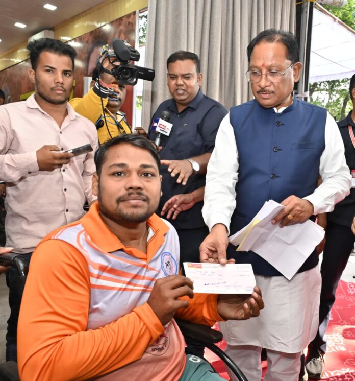 Jan Darshan at CM Jan Darshan at CM