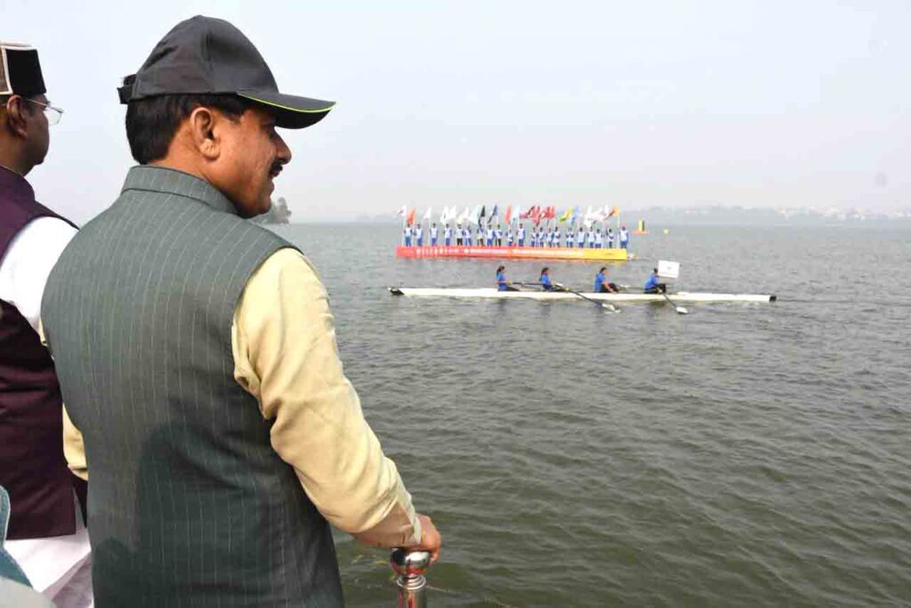 rowing Bhopal 500 players : भोपाल में रोइंग का महासंग्राम शुरू 23 राज्यों के 500 खिलाड़ी बड़े तालाब में दिखाएंगे दम ; मुख्यमंत्री यादव ने शुभारंभ किया