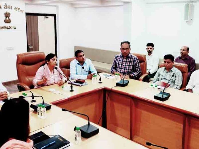 shopkeepers Ahmedabad Collectorate