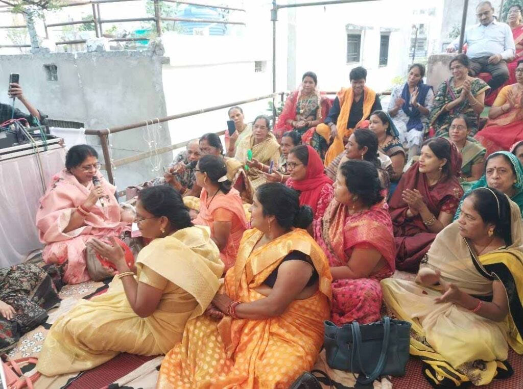 Gurudev Shri Sankarshan Sharan : जो दूषित संगति छोड़कर सत्संग से जुड़ता है, वही ईश्वर को प्रिय होता है – गुरुदेव श्री संकर्षण शरण जी