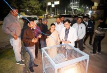 बुधवारी फुट ओव्हरब्रिज में प्रकाश व्यवस्था का लोकार्पण किया उद्योग मंत्री व महापौर ने Development Inaugration by Minister Lakhanlal