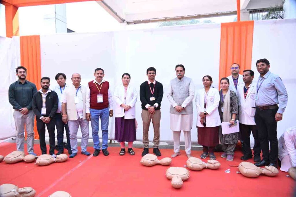 Mega Health Camp 2025 : मेगा हेल्थ कैंप–2025: स्वास्थ्य, सेवा और मानवता का संगम, चौथे दिन 19,947 निःशुल्क इलाज; 1200 बच्चों को स्वर्ण प्राशन