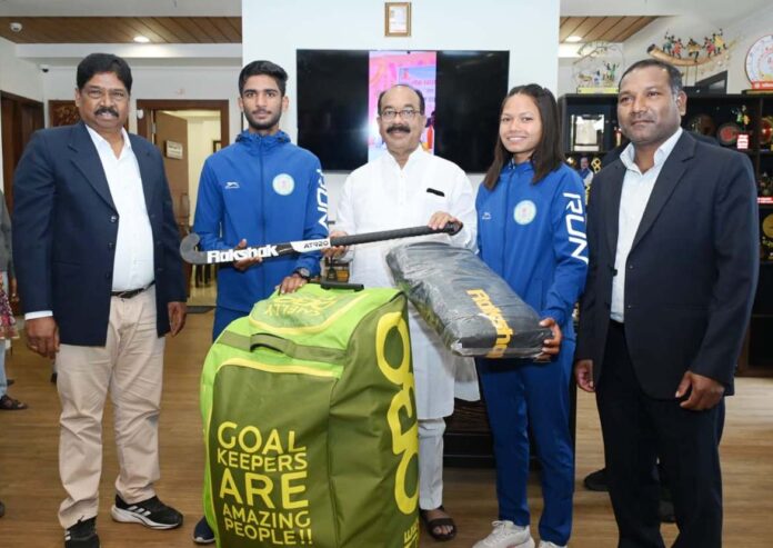 Deputy CM given Hockey Kit to National Selected Player Deputy CM given Hockey Kit to National Selected Player