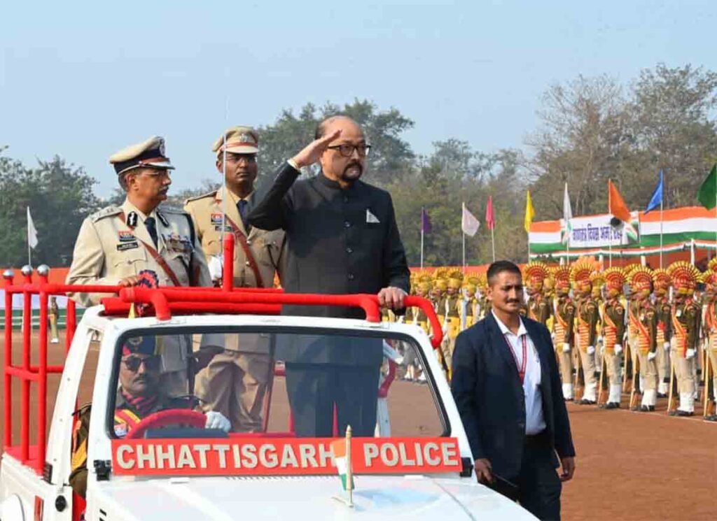 77th Republic Day : राजधानी में हर्षाेल्लास के साथ मनाया गया 77 वां गणतंत्र दिवस; राज्यपाल डेका ने राष्ट्रीय ध्वज फहरा कर ली परेड की सलामी 