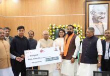 अंडर 19 वर्ल्ड कप के हीरो वैभव सूर्यवंशी को सीएम नीतीश कुमार ने सम्मानित किया, सौंपा 50 लाख रुपए का चेक Under 19 World Cup hero Vaibhav