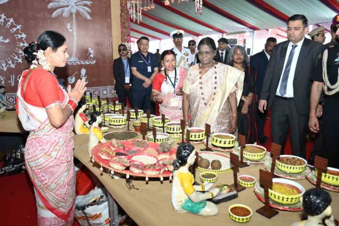President Murmu visited exhibition