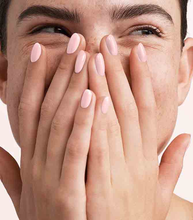 10 classic nail polish shades : 10 क्लासिक नेल पॉलिश शेड्स: लाल से न्यूड तक जो हमेशा रहेंगे इन स्टाइल