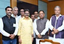 स्वतंत्रता संग्राम सेनानियों का त्याग और बलिदान देश की अमूल्य धरोहर: मुख्यमंत्री साय CM Sai at Vidhansabha Office