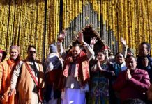 बाबा केदारनाथ धाम के कपाट खुलने पर पहुंचे सीएम धामी, प्रदेश की सुख-समृद्धि की कामना की CM Dhami Visited Kedarnath