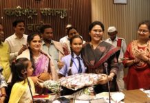 इसरो के यंग साइंटिस्ट प्रोग्राम में चयनित होने वाली हिमांशी साहू का कलेक्टर ने किया सम्मान Collector honored Himanshi