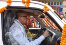 राज्यपाल डेका ने श्री जगन्नाथ मंदिर ट्रस्ट को सौंपी एम्बुलेंस की चाबी Governor Deka