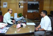 राज्यपाल डेका ने कारखानों में दुर्घटनाओं को रोकने के लिए सुरक्षा व्यवस्था मजबूत करने के दिए निर्देश Governor Deka Instructed