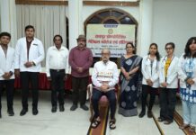 लोकभवन में लगा होम्योपैथिक स्वास्थ्य परीक्षण शिविर Homeopathic Health Camp at Lok Bhavan