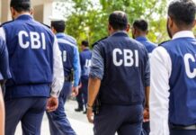 दिल्ली: डाक विभाग के वरिष्ठ अधिकारी रिश्वत लेते रंगे हाथ गिरफ्तार Senior Postal officer