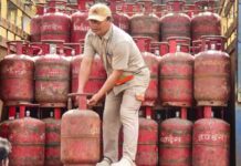 घरेलू एलपीजी की आपूर्ति सामान्य, एक दिन में 51.5 लाख से अधिक सिलेंडर वितरित gharelu lpg cylinderon