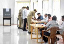 गुजरात में स्थानीय निकाय चुनाव को लेकर मतदान शुरू, 20 हजार से अधिक उम्मीदवार मैदान में gujarat local body elections