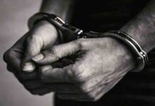 गुजरात : सूरत में लोहे की रॉड चोरी करने वाले गिरोह का भंडाफोड़, 4 गिरफ्तार gujarat surat police