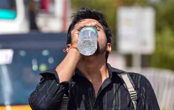 ncr mausam tez garmi