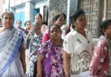 पश्चिम बंगाल में दूसरे चरण में 142 सीटों पर मतदान जारी, मतदाताओं ने कहा- विकास सबसे बड़ा मुद्दा paschim bangal 142 seat matdan