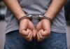 पुलिस मुठभेड़ में वांछित अपराधी गिरफ्तार, अवैध हथियार व चोरी का सामान बरामद police muthbhed
