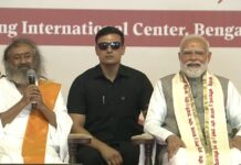 प्रधानमंत्री नरेंद्र मोदी देश के अमूल्य और श्रेष्ठ पुत्र, हमें उन पर गर्व है: श्री श्री रविशंकर Shri Shri Ravishankar Welcomes PM Modi