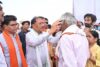 मुख्यमंत्री विष्णु देव साय ने हितग्राहियों को अपने हाथों से पहनाया नजर का चश्मा’ CM Sai made beneficiaries wear spectacles