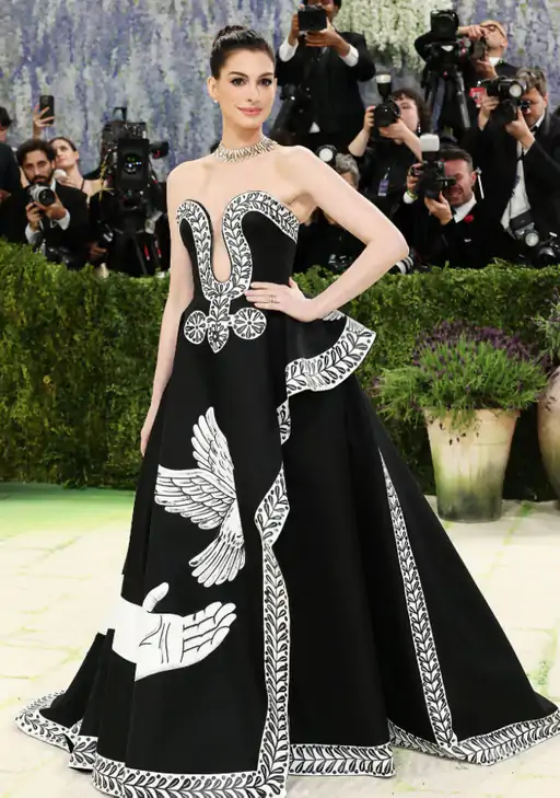 Met Gala 2026 : मेट गाला 2026: रेड कार्पेट पर फैशन, कला और ग्लैमर का शानदार संगम, ईशा अंबानी के लुक ने बटोरी सुर्खियां