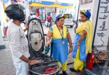 पेट्रोल और डीजल के रेट में हुई बढ़ोतरी, 86 पैसे पेट्रोल और 83 पैसे डीजल के दाम और बढ़े petrol aur diesel