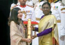 राष्ट्रपति मुर्मु ने अलका याग्निक, ममूटी समेत 65 हस्तियों को पद्म पुरस्कार प्रदान किए 65 Celebrities got Padma Award from President