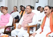 जनभागीदारी और जनप्रेरणा का सशक्त माध्यम बना ‘मन की बात’ : मुख्यमंत्री विष्णु देव साय CM Sai and Cabinet Listned Man Ki Baat
