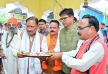मुख्यमंत्री साय ने भिखमपुरा के पंचमुखी सिद्ध हनुमान मंदिर में की पूजा-अर्चना CM Sai at Bhikhampur Siddha Hanuman Mandir