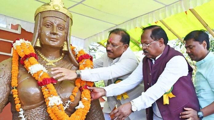 CM Sai paid tribute to Rani Durgavati