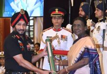 राष्ट्रपति द्रौपदी मुर्मु ने 105 सैन्य अधिकारियों और कर्मियों को विशिष्ट सेवा अलंकरण से सम्मानित किया Defence Investiture Ceremony