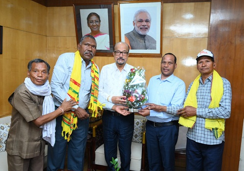 Godwana Samaj Sachiv met Governor Deka Godwana Samaj Sachiv met Governor Deka