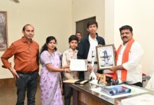 इसरो के युविका कार्यक्रम के लिए चयनित अभिषेक से मिले उप मुख्यमंत्री विजय शर्मा, दी शुभकामनाएं Minister Vijay Sharma met students