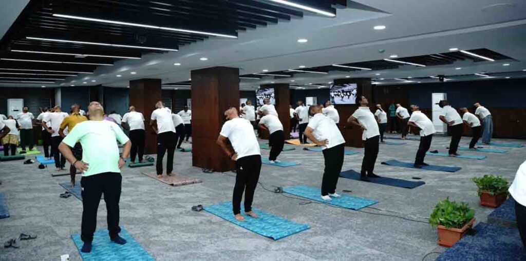 nmdc utsah : एनएमडीसी ने उत्साह के साथ मनाया 12वां अंतर्राष्ट्रीय योग दिवस