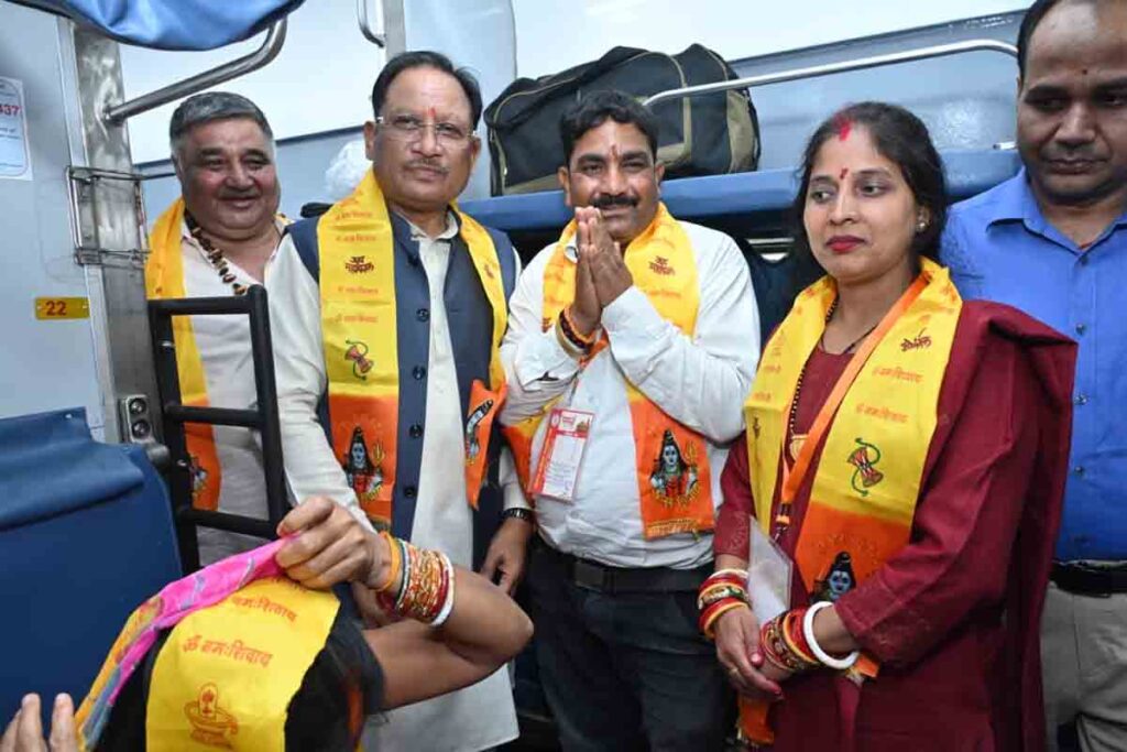 raipur se somnath : रायपुर से सोमनाथ के लिए रवाना हुई विशेष ट्रेन, मुख्यमंत्री विष्णुदेव साय ने दिखाई हरी झंडी