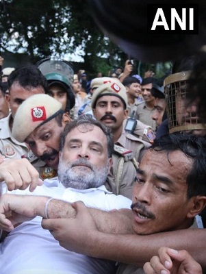 Delhi Police detained Rahul Gandhi Delhi Police detained Rahul Gandhi