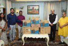 स्वेच्छानुदान मद से सुदूर वनांचल स्थित स्वामी आत्मानंद स्कूल, मांझीगुडा को 10 कंप्यूटर प्रदत्त Governor given 10 Computer System to School